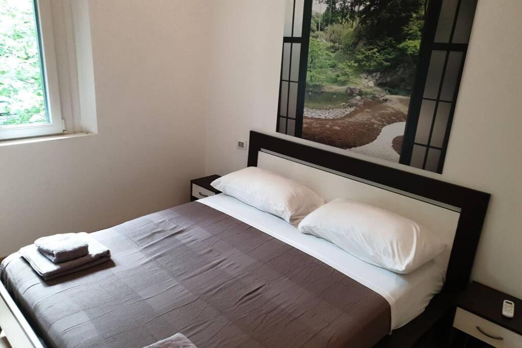Appartement Your Lovely Home, Porta Venezia-1 Queen Bed, 3 Single Beds, 1 Sofa Bed-